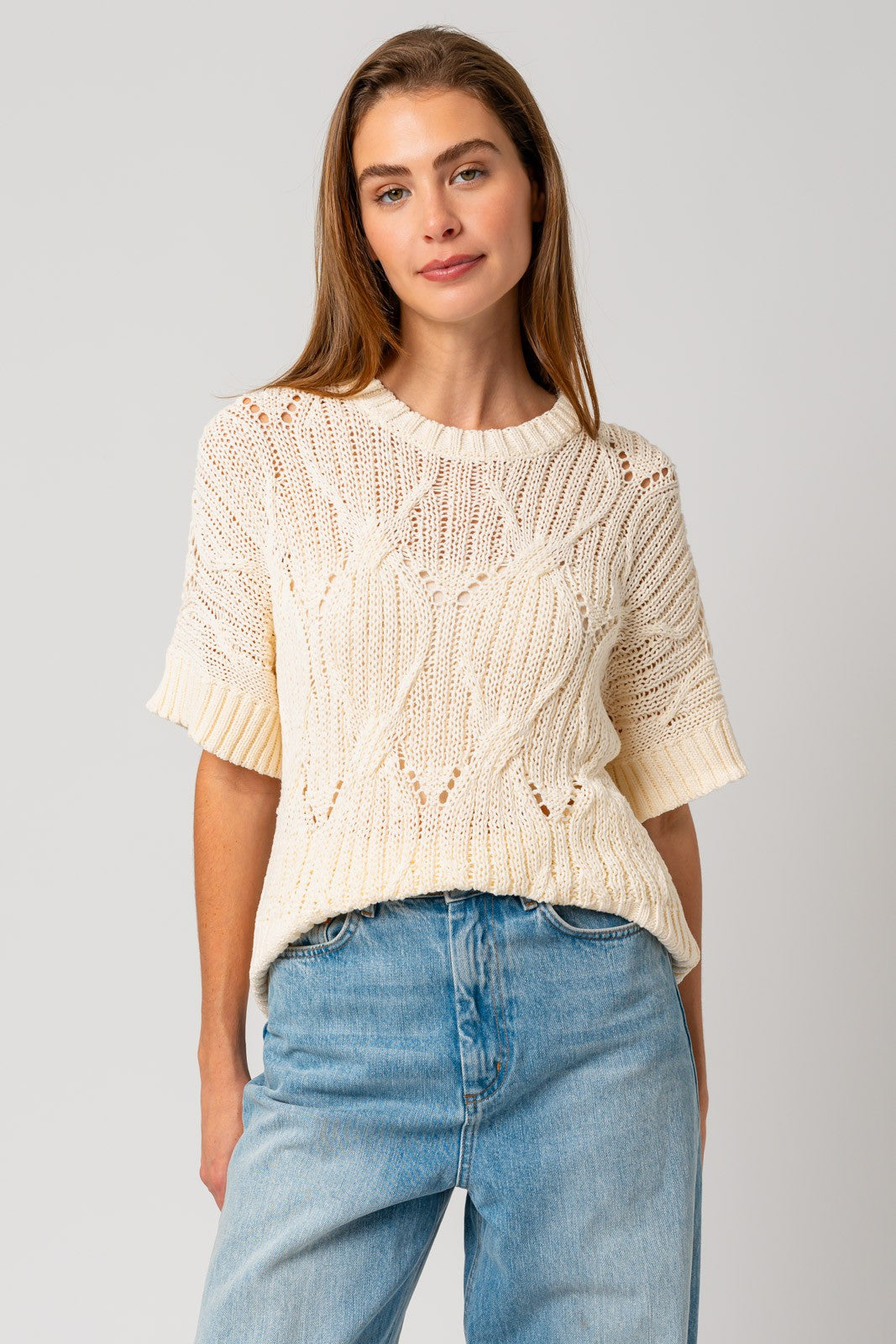 ROUND NECK CABLE KNIT TOP