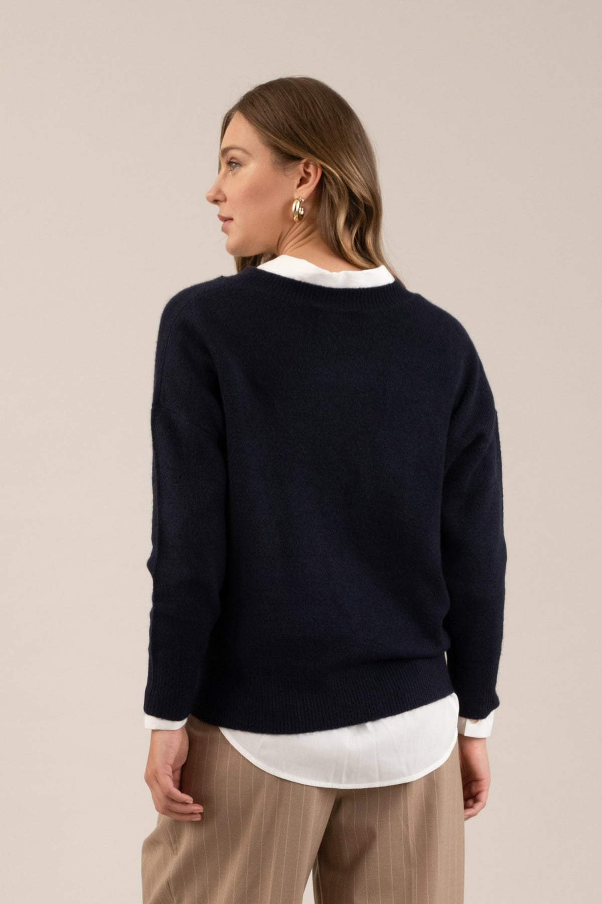 BLAIR V NECK KNIT SWEATER