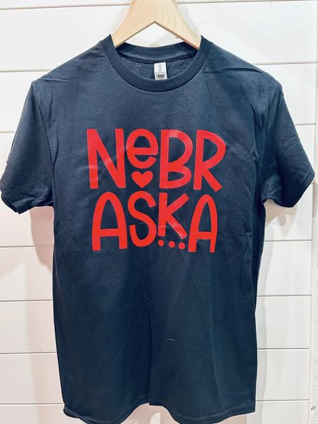 NEBRASKA HEART GRAPHIC TEE